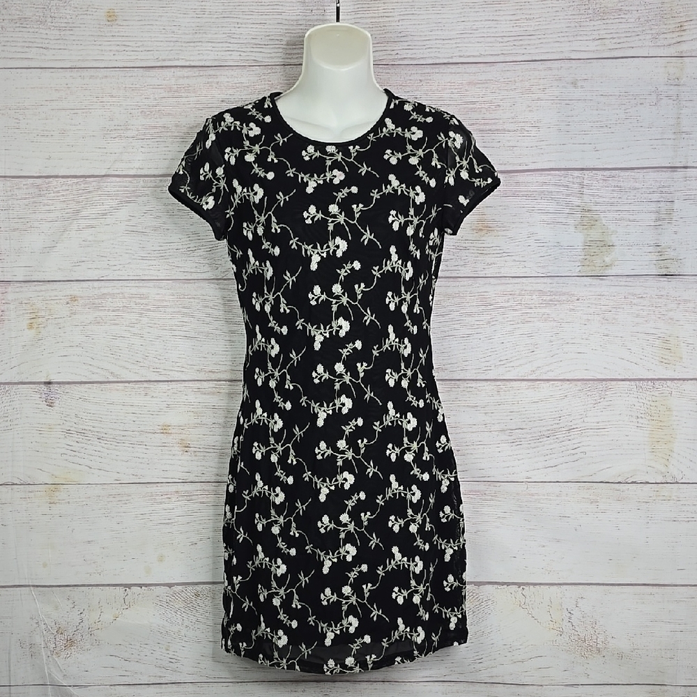 Floral Black and White Dress Sz Small
